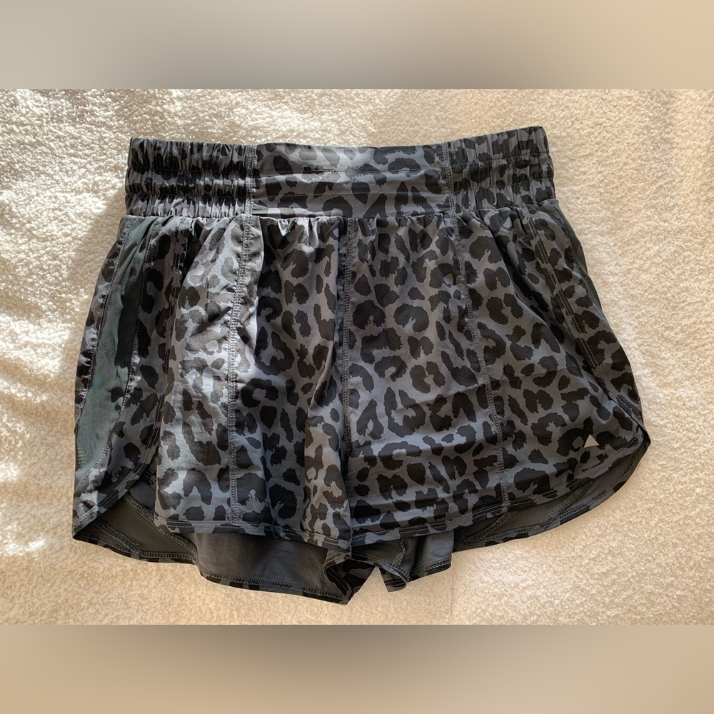 Balance (Vitality): The Breeze Short, King Cheetah midnight